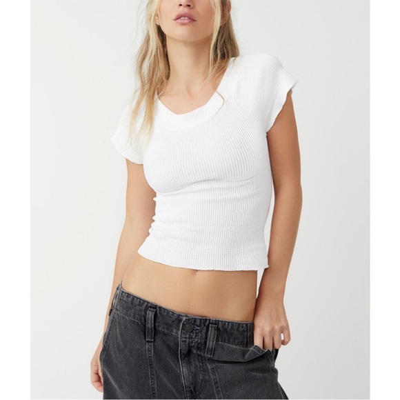 Free People Ribbed Seamless Tee Off Shoulder White Size L/XL NWT - Picture 1 of 6